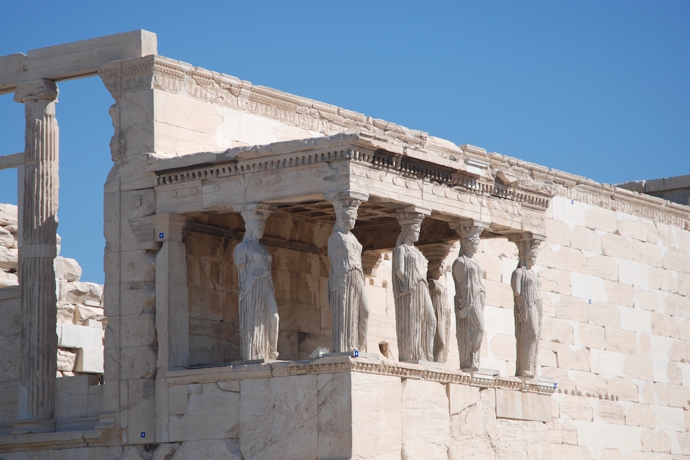 03_Antike___Athen___Korenhalle_am_Erechtheion_auf_der_Akropolis___Photo_Irene_Polke