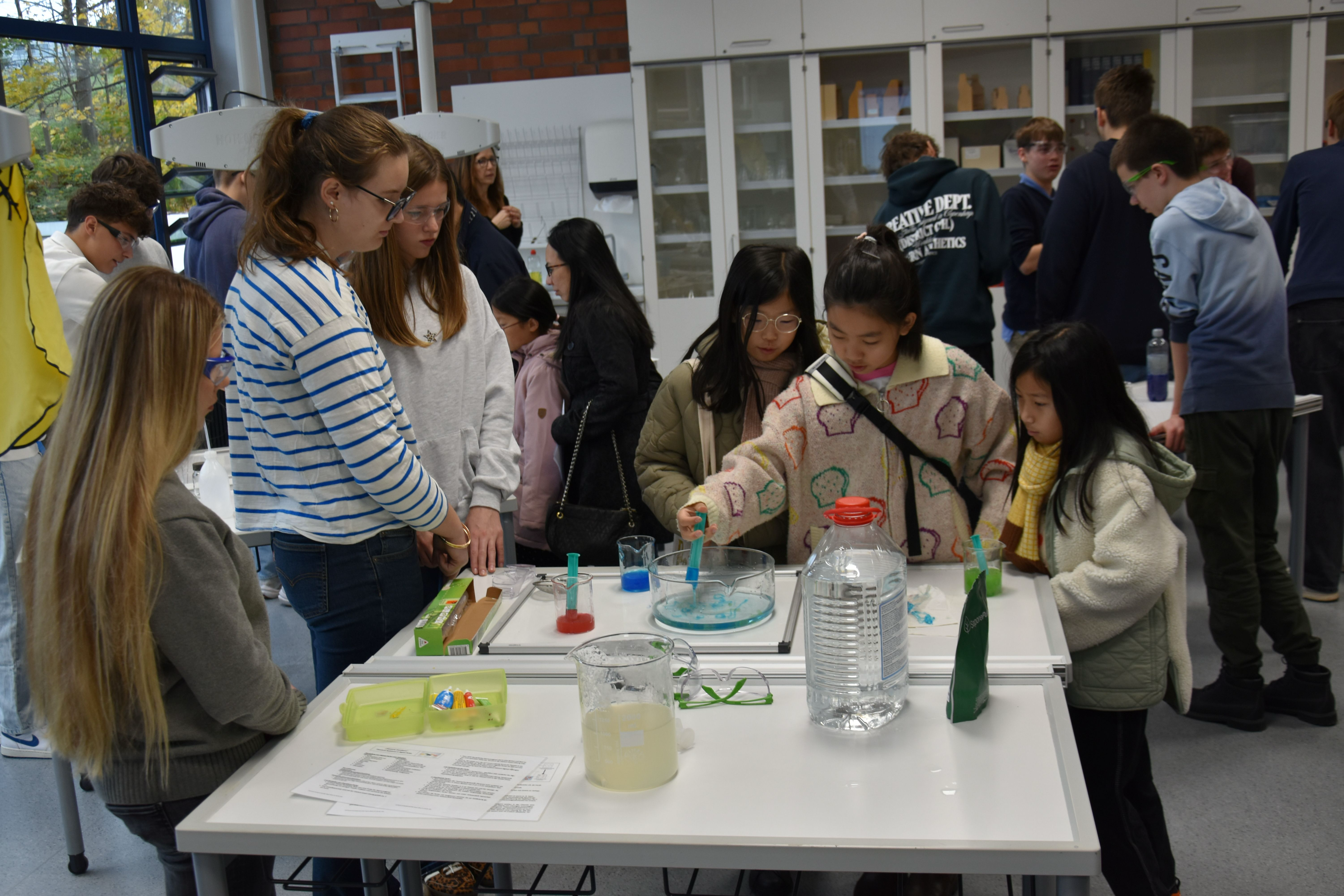 2025-11-01 Chemieexperimente klein