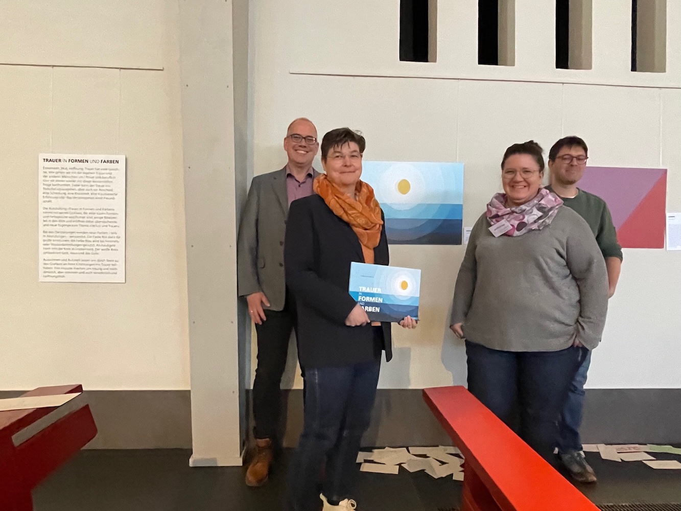 Trauer5_v.l.n.r.Jens Henninger Schulleiter Ivonn e Schweitzer Religionspadagogisches Amt Weilburg Judith Poser Zentrum fur Trauerpastoral St. Michael in Frankfurt Daniel Dere Pastoralreferent
